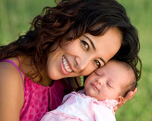happy-mum-and-newborn happy-mum-and-newborn